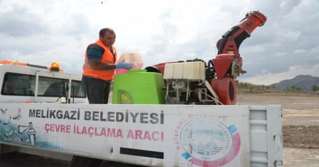 Temizlenen Kurban Kesim Yerlerine Gül Suyu Serpildi