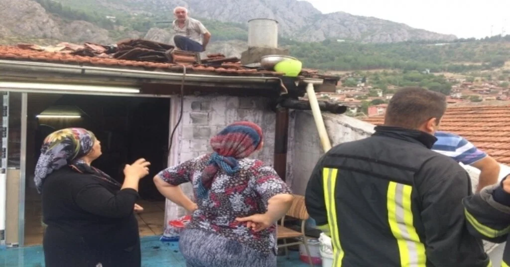 Terasta Çıkan Yangın Korkuttu