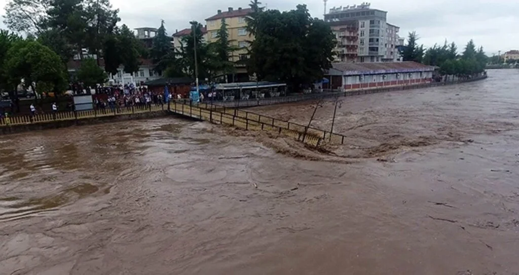 Terme'deki sel dehşetinden yeni görüntüler