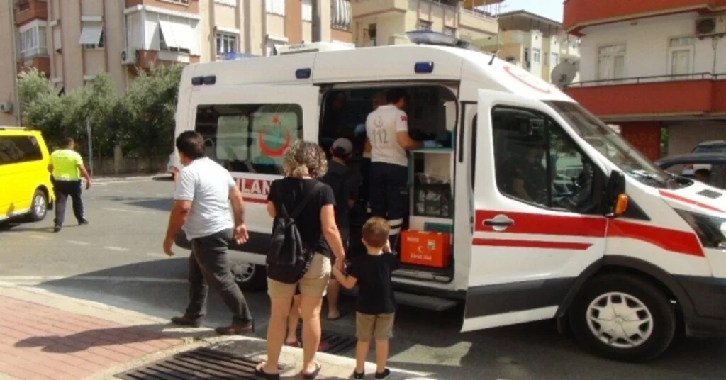 Ticari Taksiyle Otomobil Çarpıştı: 5 Yaralı