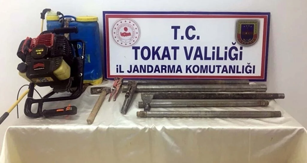 Tokat'ta kaçak kazı yapan  3 kişi suçüstü yakalandı