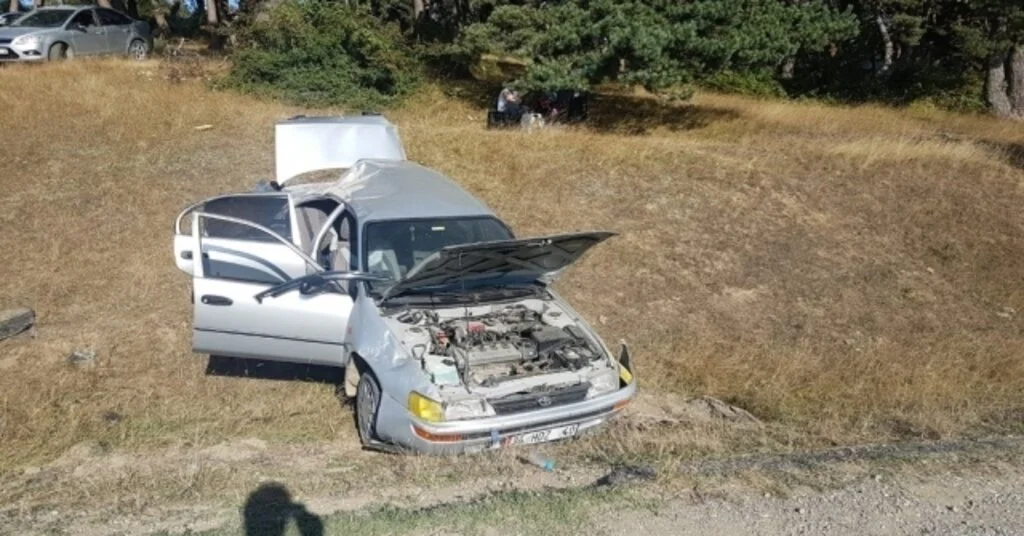 Tokatta Otomobil Şarampole Uçtu: 1İ Çocuk 4 Yaralı