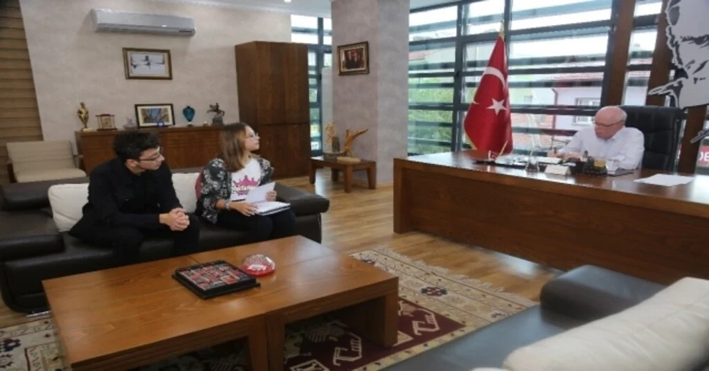 Tös, Başkan Kazım Kurtu Eğitim Çalıştayına Davet Etti