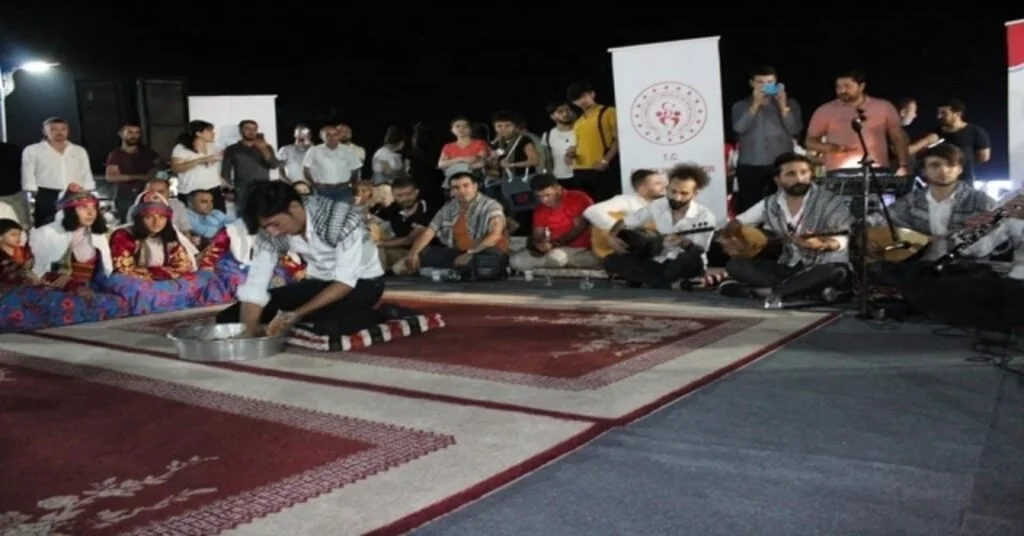 “Tuşbadan Edremite Bir Nefes Muhabbet” Sıra Gecesi