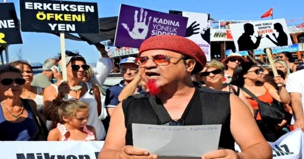 Ünlü Tatil Merkezinde Kadın Cinayetlerine Kefenle Tepki