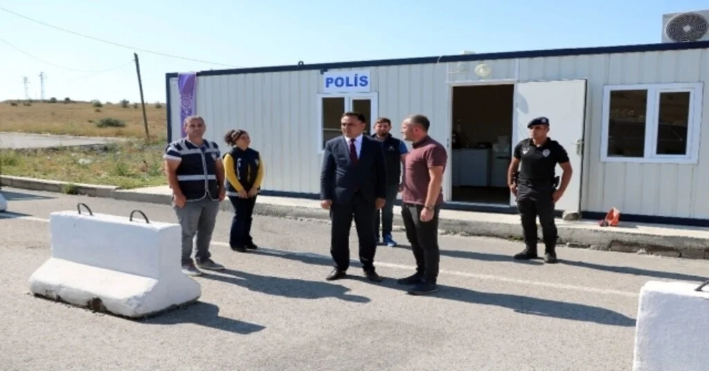 Vali Çakırdan Göçmen Barınma Merkezine Ziyaret