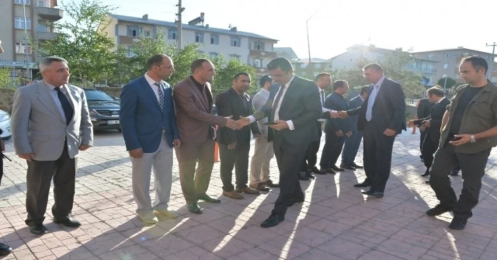 Vali Memiş, 2 Kişinin Hayatını Kaybettiği Kavganın Ardından Horasanda İncelemelerde Bulundu