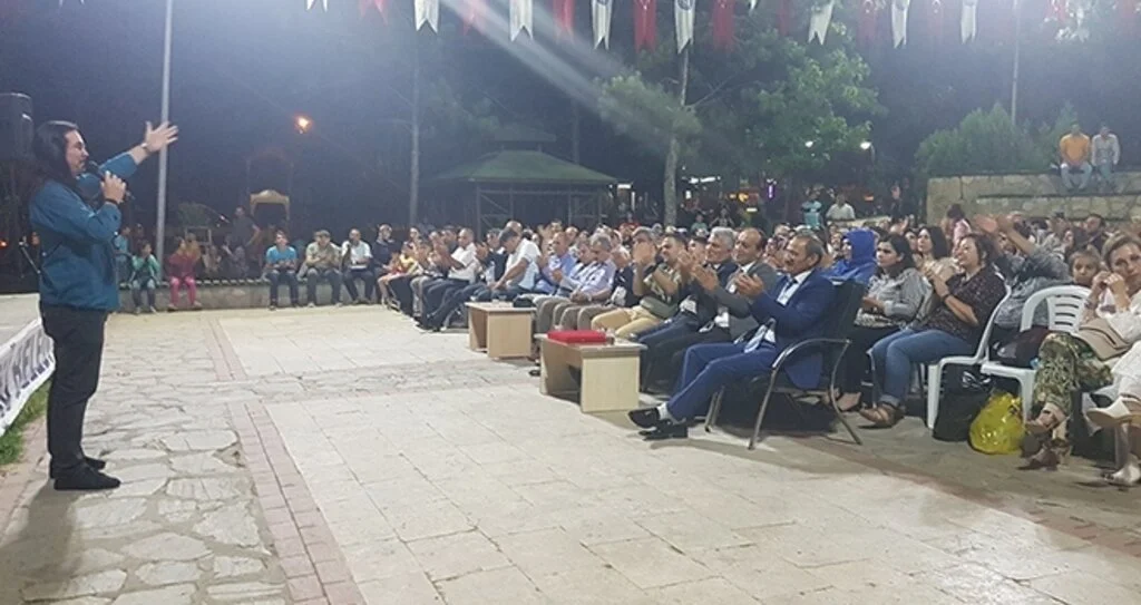 Vezirköprü'de müzik ve şiir şöleni