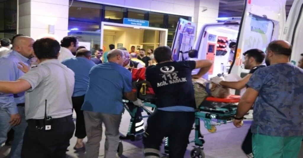 Yolcu Minibüsü Şarampole Devrildi: 2 Ölü, 9 Yaralı