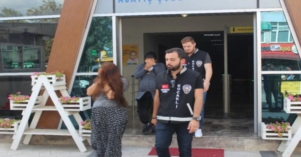 10 Bin Tllik Vurgun Yapan Hamile Hırsızlar Tutuklandı