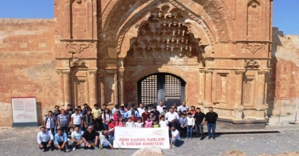 Ağrı İl Çocuk Hakları Komitesinden Çocuklara Doğubayazıt Gezisi