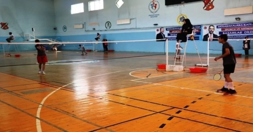 Ağrıda Zafer Bayramı Badminton Turnuvası Düzenlendi