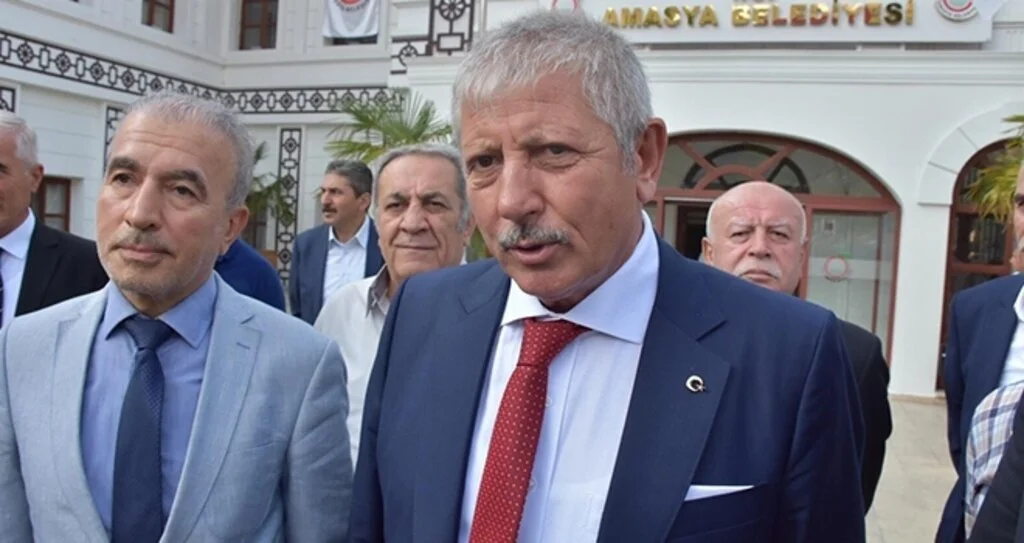 AK Parti'den MHP'li Başkan Sarı'ya ziyaret