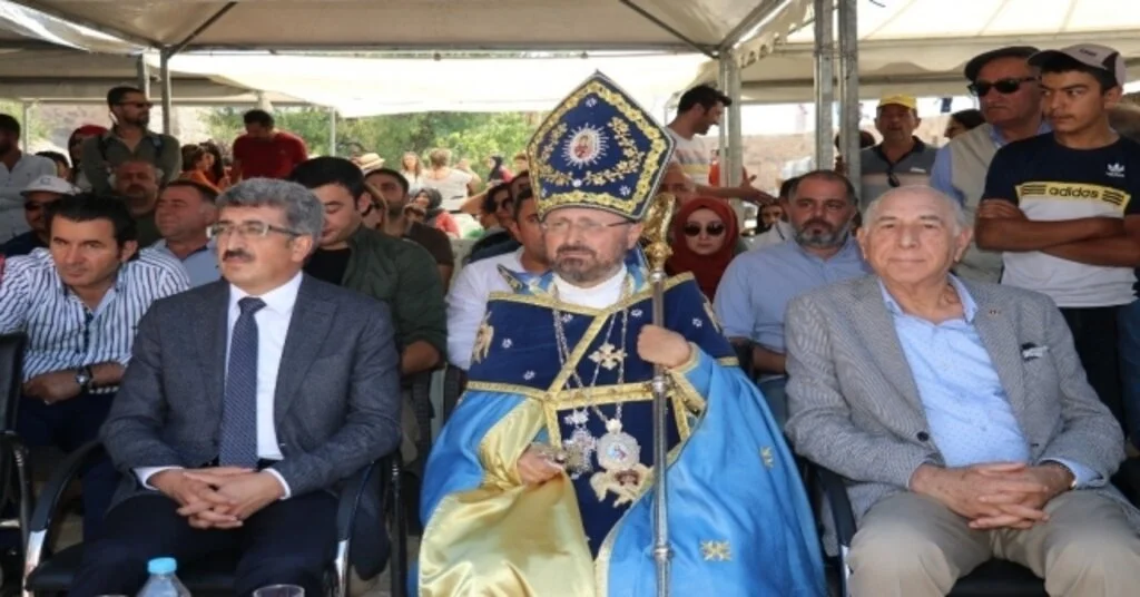 Akdamar Kilisesindeki Ayin Sona Erdi