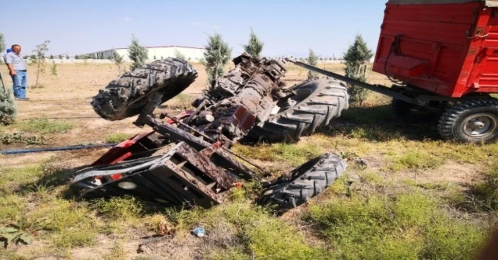 Aksarayda Tır Traktöre Çarptı: 2 Yaralı