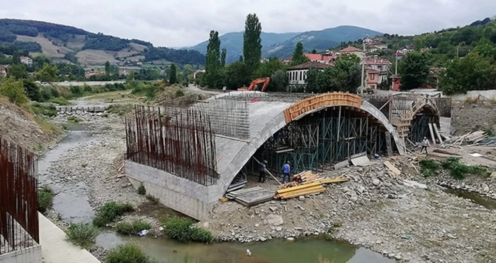 Alaçam Karşıyaka köprüsü yaza hazır
