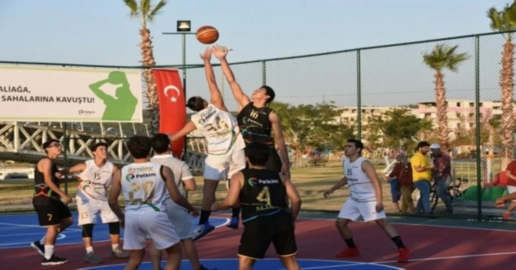Aliağada Basketbol Sahaları Hizmete Açıldı