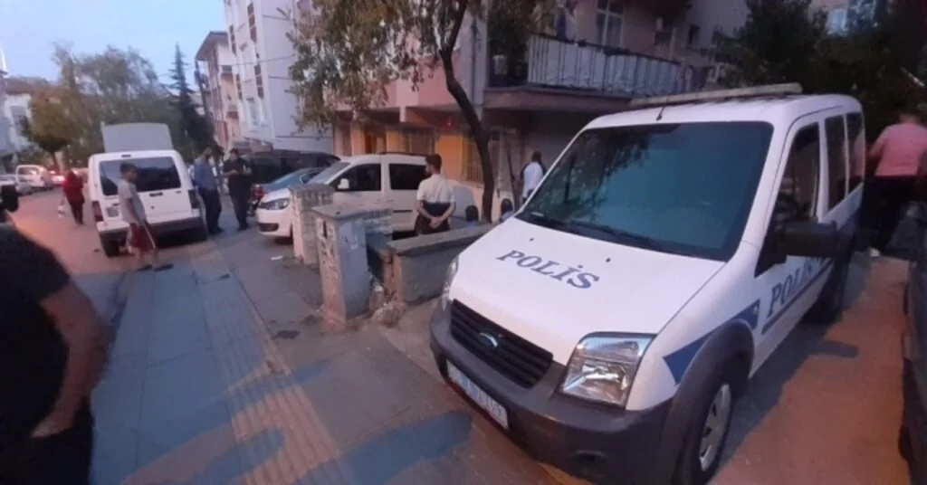 Ankarada Kokular Gelen Dairede Erkek Cesedi Bulundu