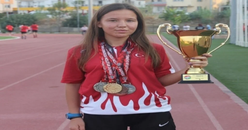 Antalyalı Atlet Zirve Yolunda