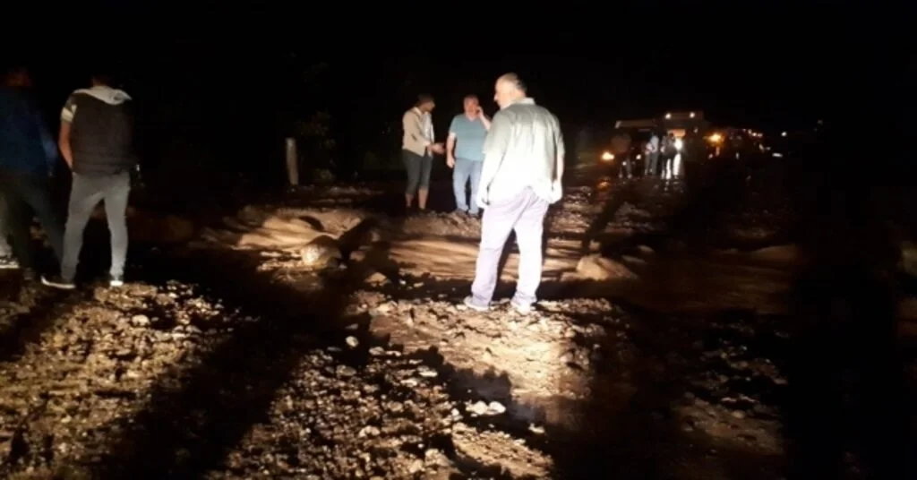 Araklı-Bayburt Karayolu Ulaşıma Kapandı