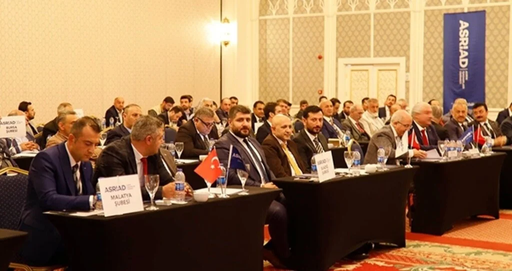 ASRİAD ailesi Ankara'da buluştu