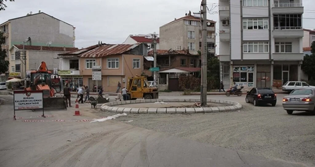 Bafra'da Aynalı Çeşme Kavşağı Düzenleme Çalışmaları Tamamlandı