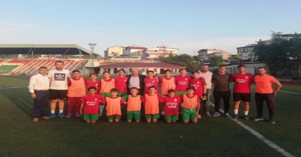 Başkan Şahin Futbolcularla Bir Araya Geldi