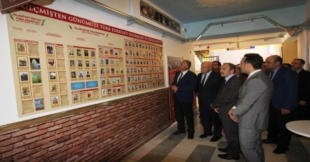 Bayburt Milli İrade Anadolu Lisesinde Edebiyat Sokağı Açıldı