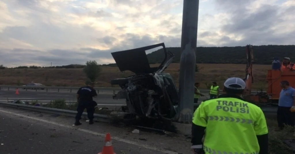 Bilecikte Düğün Dönüşü Feci Kaza: 1 Ölü, 7 Yaralı