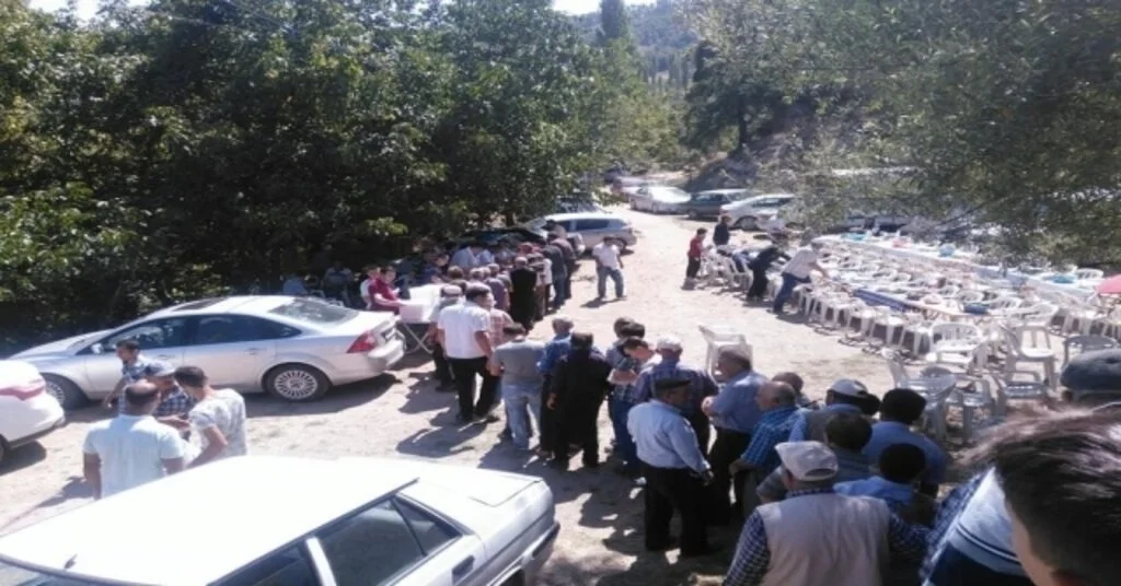 Bir Asırdır Devam Eden Türkmen Dede Hayır Yemeği
