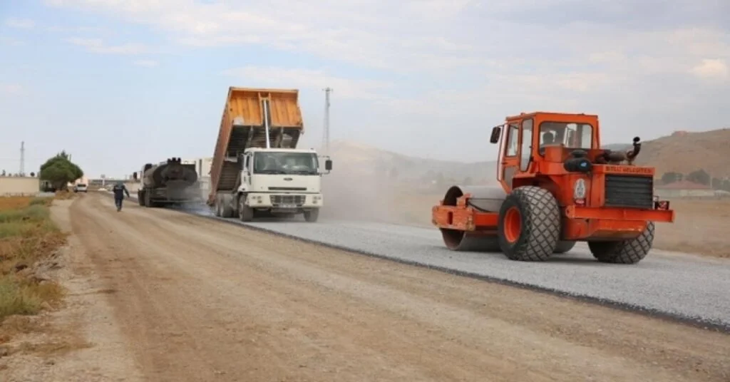 Bitlis Belediyesinden Yol Çalışmaları