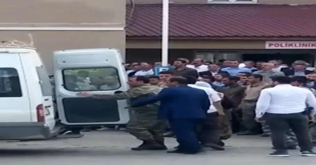 Bitlisin Hizan İlçesinde Meydana Gelen Trafik Kazasında İlk Belirlemelere Göre 8 Kişi Hayatını Kaybetti, 5 Kişi Yaralandı