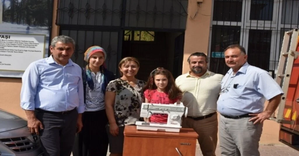 Bozdoğan, Küçük Kızın Dikiş Makinesi İsteğini Yerine Getirdi
