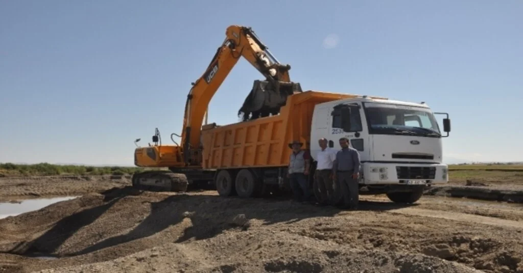 Bulanıkta  Stabilize Yol Yapım Çalışmaları Devam Ediyor