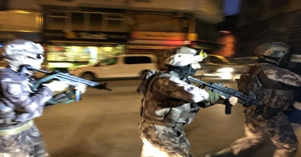 Bursada 500 Polisle Şafak Vakti Dev Uyuşturucu Operasyonu... Çok Sayıda Gözaltı Var