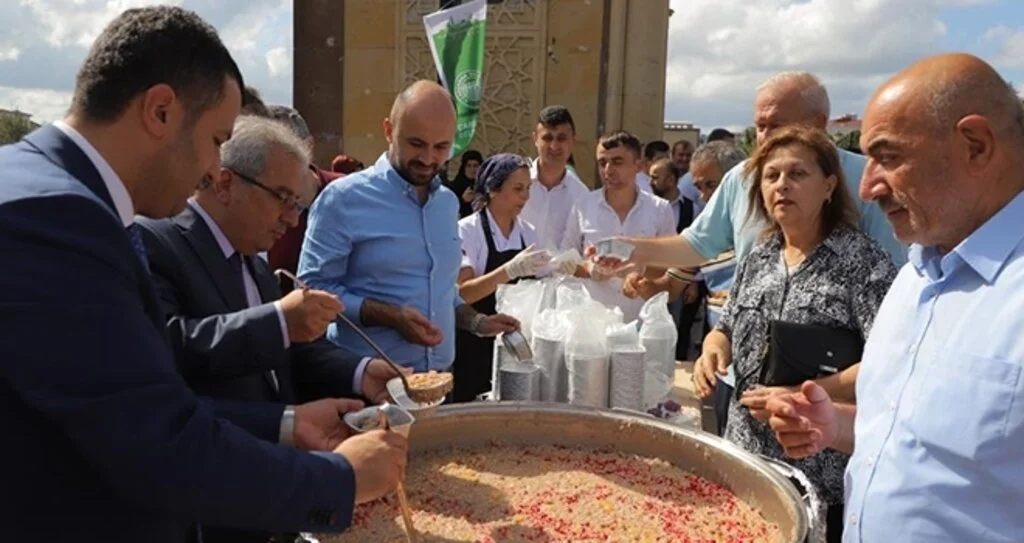 Çarşamba Belediyesi'nden Aşure İkramı