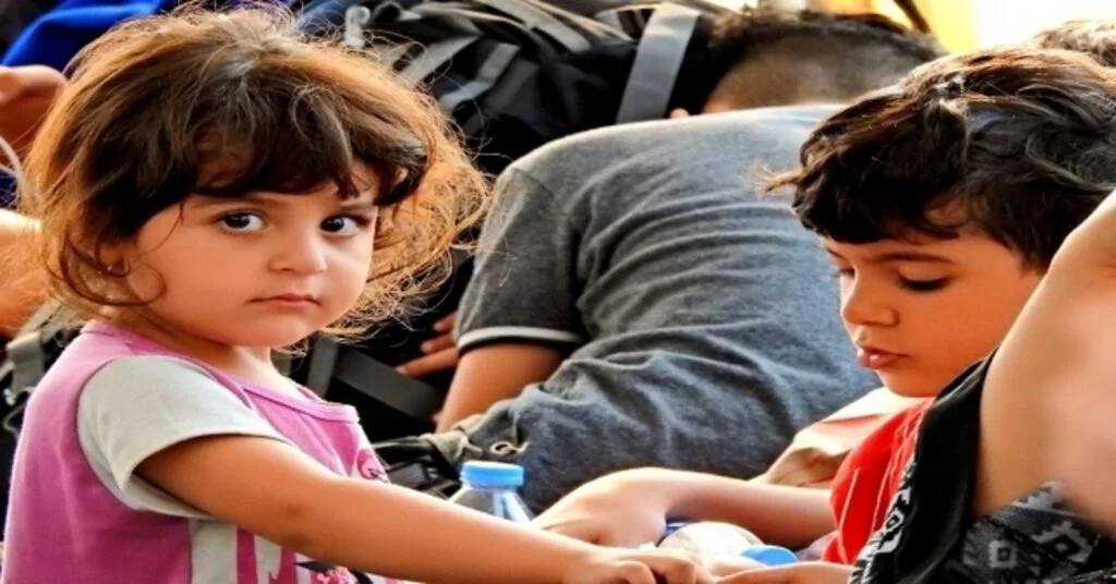 Çeşmede 51 Kaçak Göçmen Yakalandı