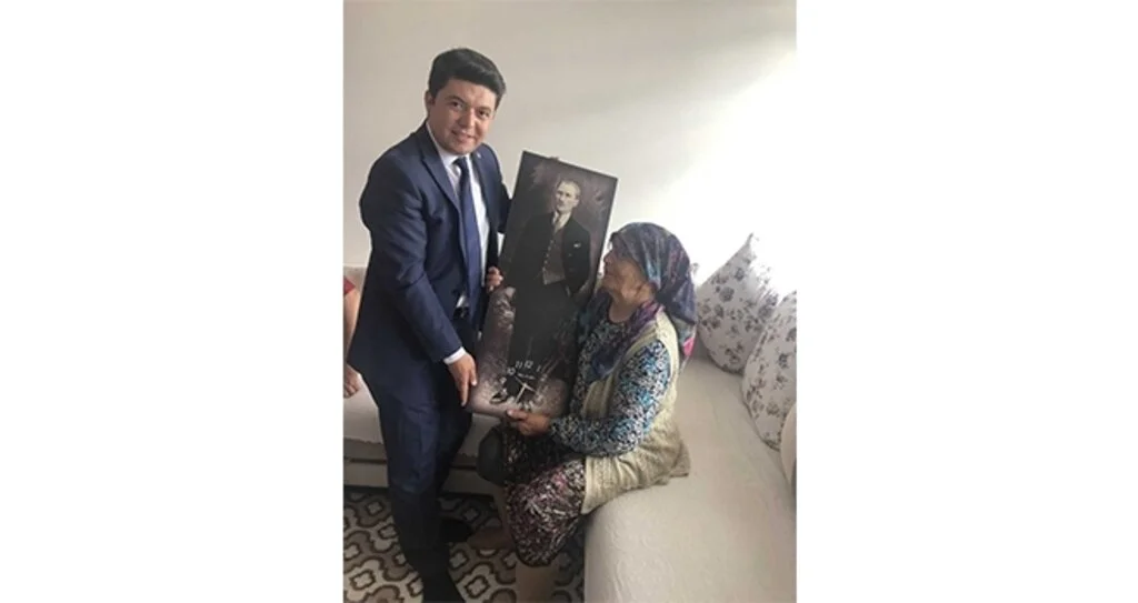 CHP'nin en yaşlı  üyesine ziyaret