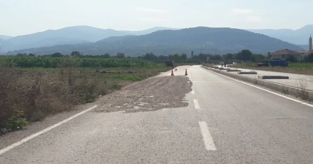 Çiftçiler Çevre Yolunda Ay Çekirdeği Kurutmaya Tekrar Başladı