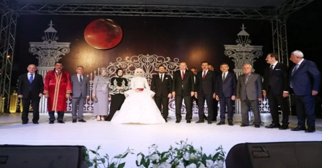 Cumhurbaşkanı Erdoğan Nikah Şahidi Oldu