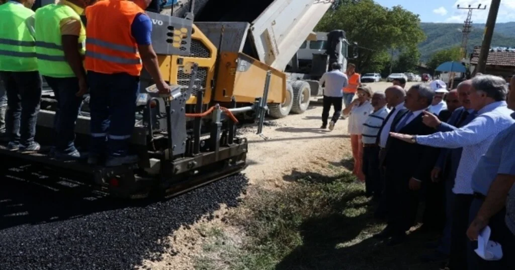 Cumhurbaşkanlığı Yik Üyesi Şahin Ovacıkta Asfalt Çalışmalarını İnceledi