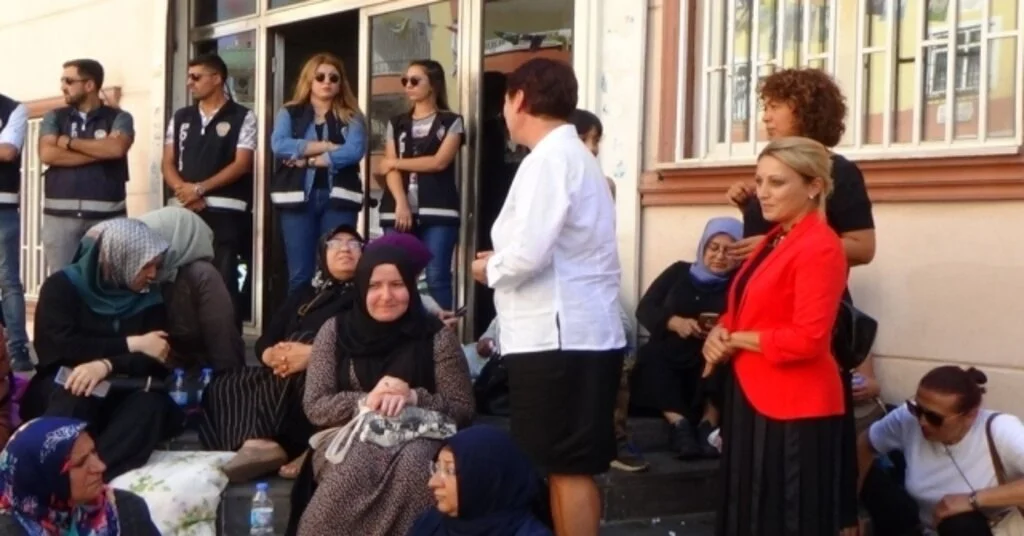 Cumhuriyet Kadınları Derneğinden Eylem Yapan Ailelere Destek Ziyareti