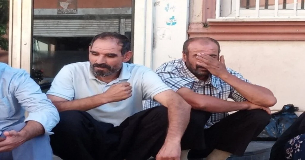 Diyarbakırda Hdp İl Binası Önünde Çocukları Dağa Kaçırılan Ailelerden Eylem