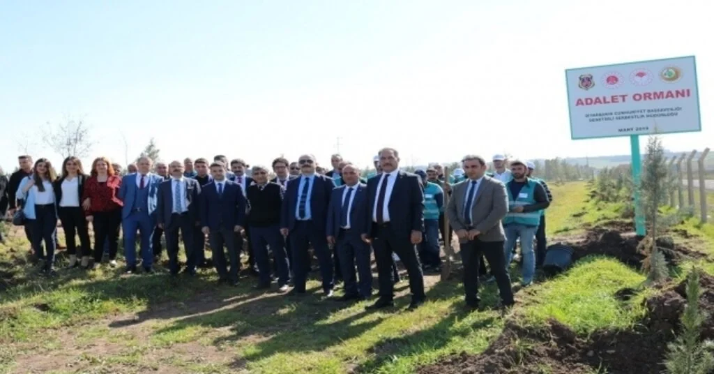 Diyarbakırda Yükümlüler Çevre Temizliği Yaptı
