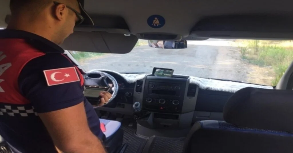 Döşemealtı İlçe Jandarmadan Servis Denetimi