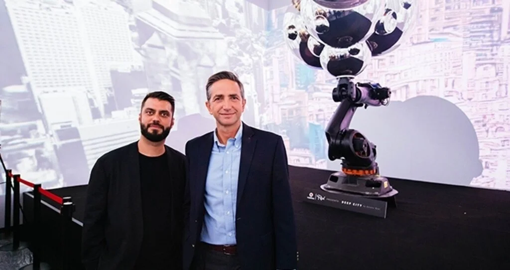 Dünyaca Ünlü Sanatçı Güvenç Özel'in Son Eseri Vodafone Red İle Contemporary İstanbul'da