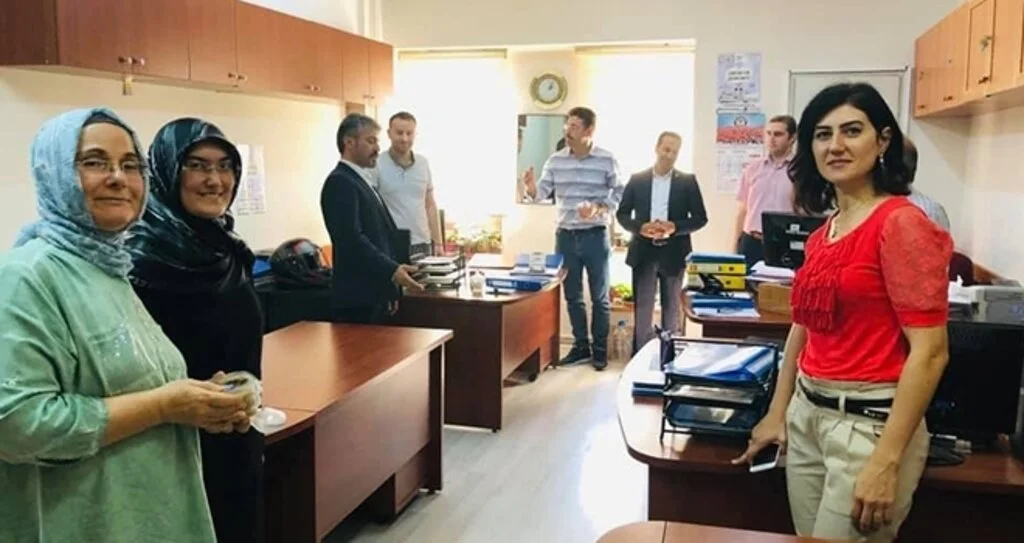 Eğitim-Bir-Sen’den  aşure ikramı