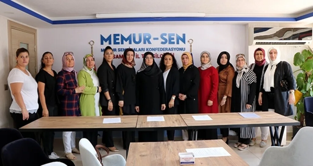 Eğitim Bir Sen’den  'evlat nöbetine' destek 