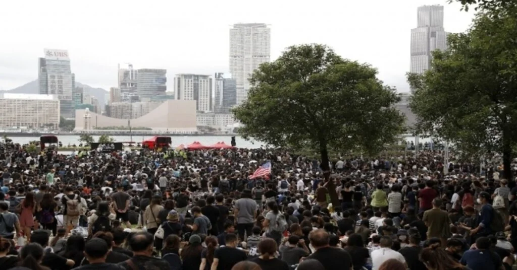 Eğitim Döneminin İlk Gününde Hong Konglu Öğrenciler Sokaklarda