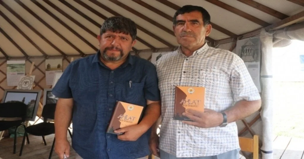 Eğitimci Güven Ayberin ‘Ahlat Ağzı Sözlüğü Adlı Kitabı Çıktı